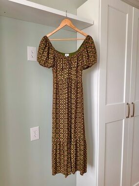 Lost + Wander Olive Floral Puff-Sleeve Midi Dress